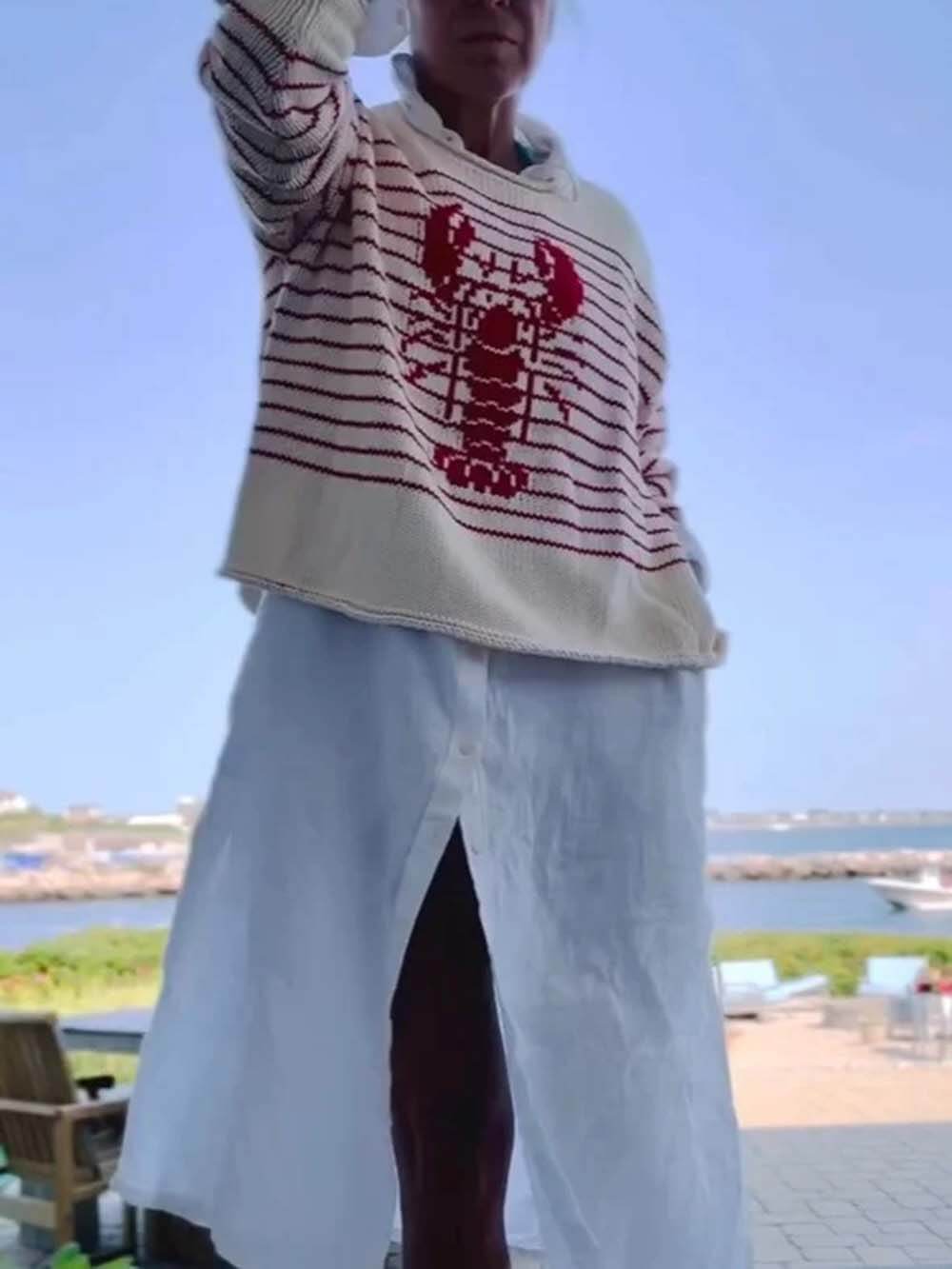 Pull rétro rayé crème et rouge à motif homard