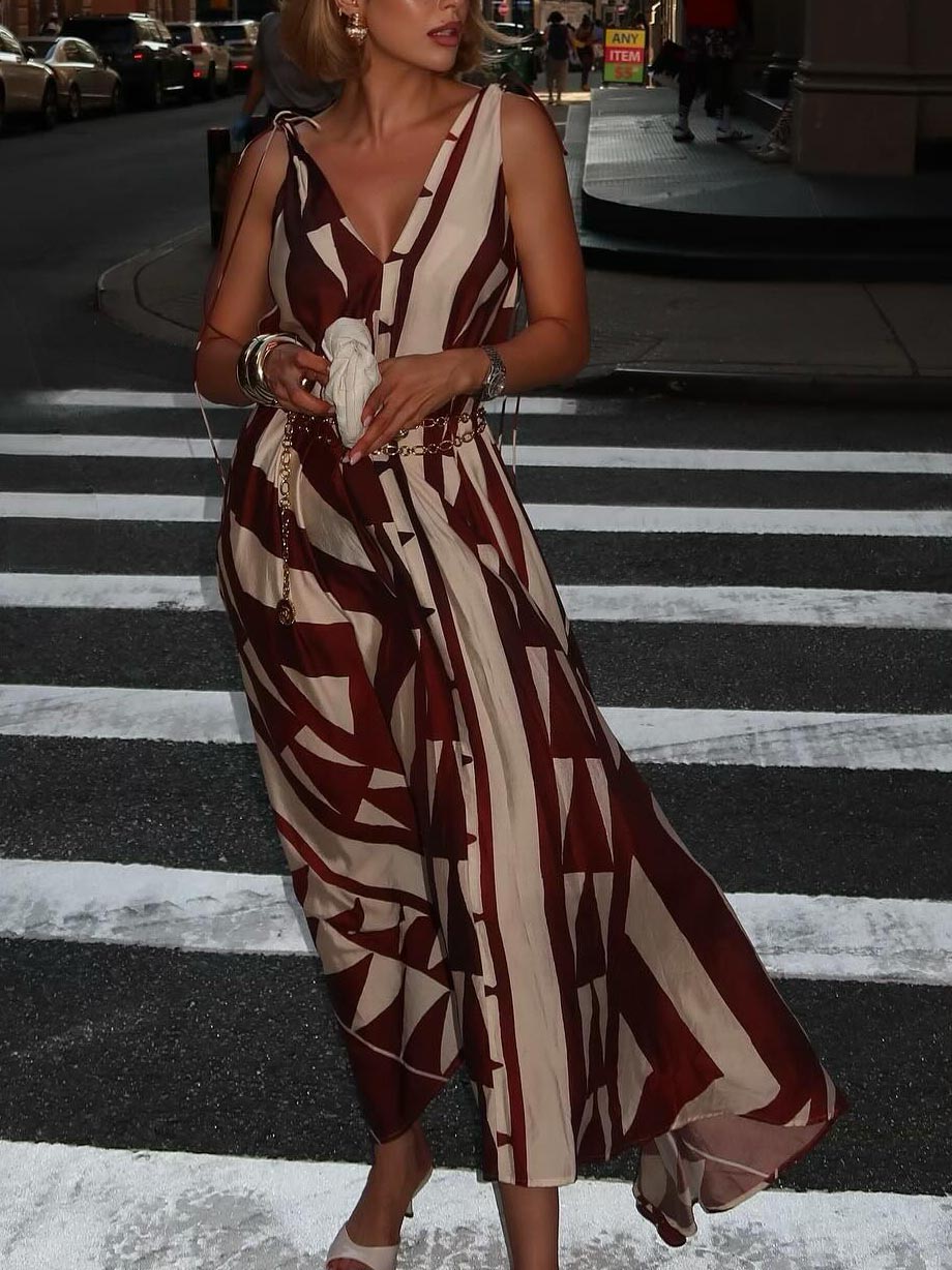 Einzigartiges, flauschiges Maxikleid mit tiefem V-Ausschnitt und abstraktem geometrischem Druck