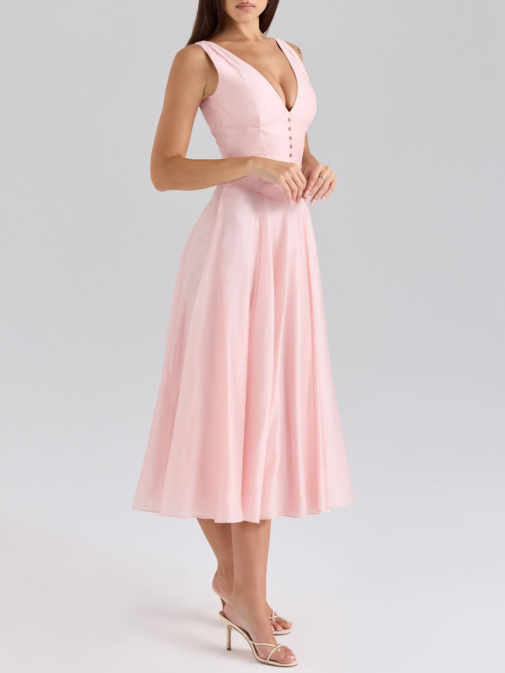 Robe mi-longue élégante à col en V et boutons en mousseline 