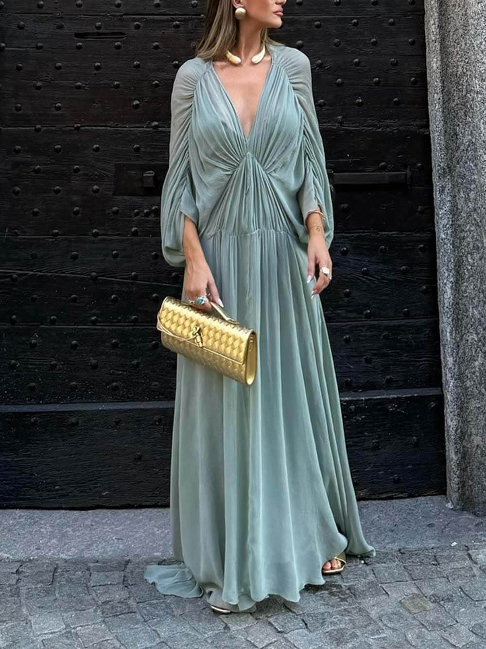 Wunderschön plissiertes, drapiertes Maxikleid mit V-Ausschnitt und Fledermausärmeln