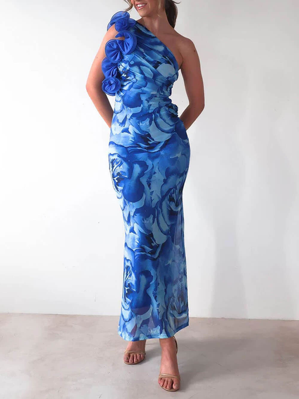 Sexy, elegantes, ärmelloses, eng anliegendes Partykleid mit dreidimensionalem Blumendruck