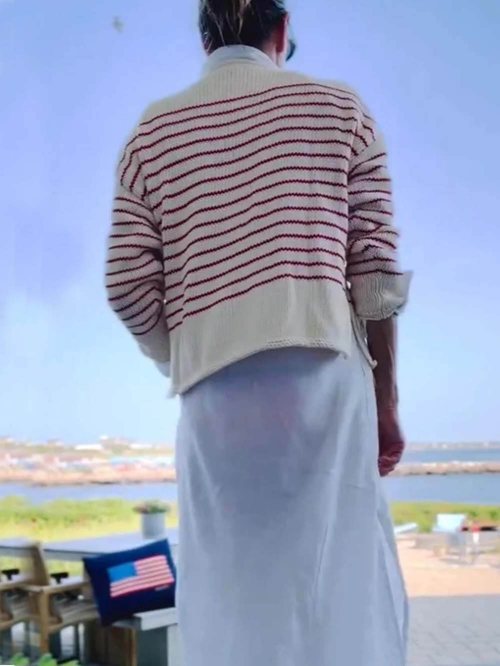Pull rétro rayé crème et rouge à motif homard