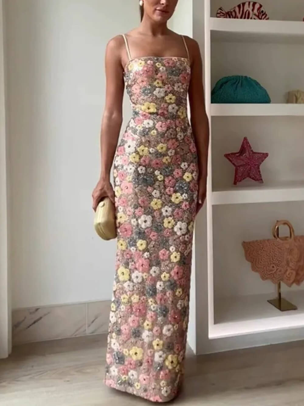 Robe longue extensible à imprimé floral et sequins d'inspiration rétro à col carré