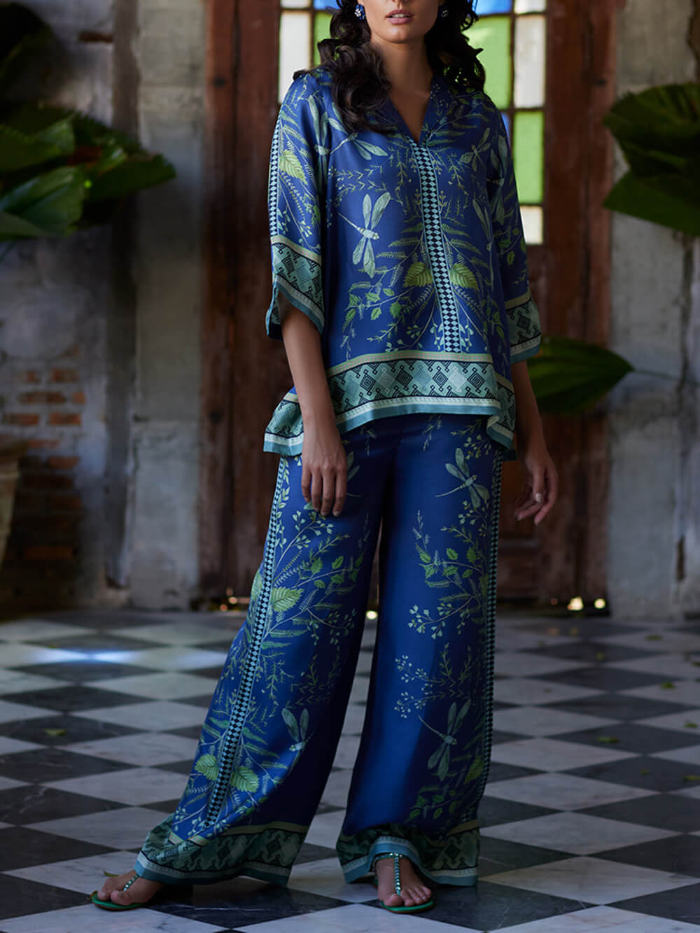 Ocean Elegance – Lockere Hose mit weitem Bein und botanischem Druck und elastischer Taille