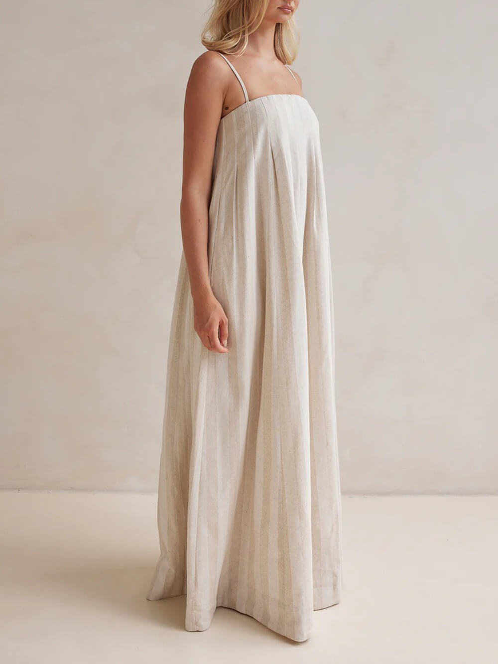 Lässiges Camisole-Maxikleid mit zarten Streifen und Patchwork-Rüschen