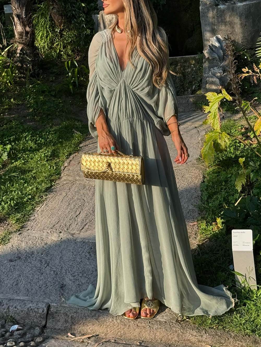 Wunderschön plissiertes, drapiertes Maxikleid mit V-Ausschnitt und Fledermausärmeln