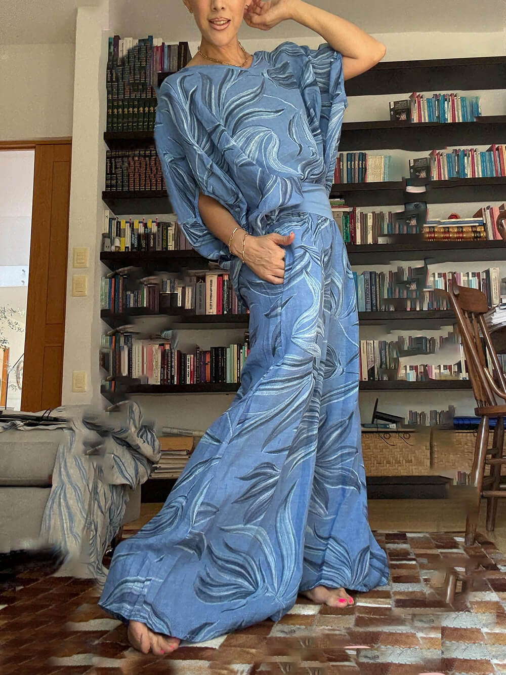 Einzigartige Hose mit weitem Bein, hoher Taille und Taschen im Blumenmuster