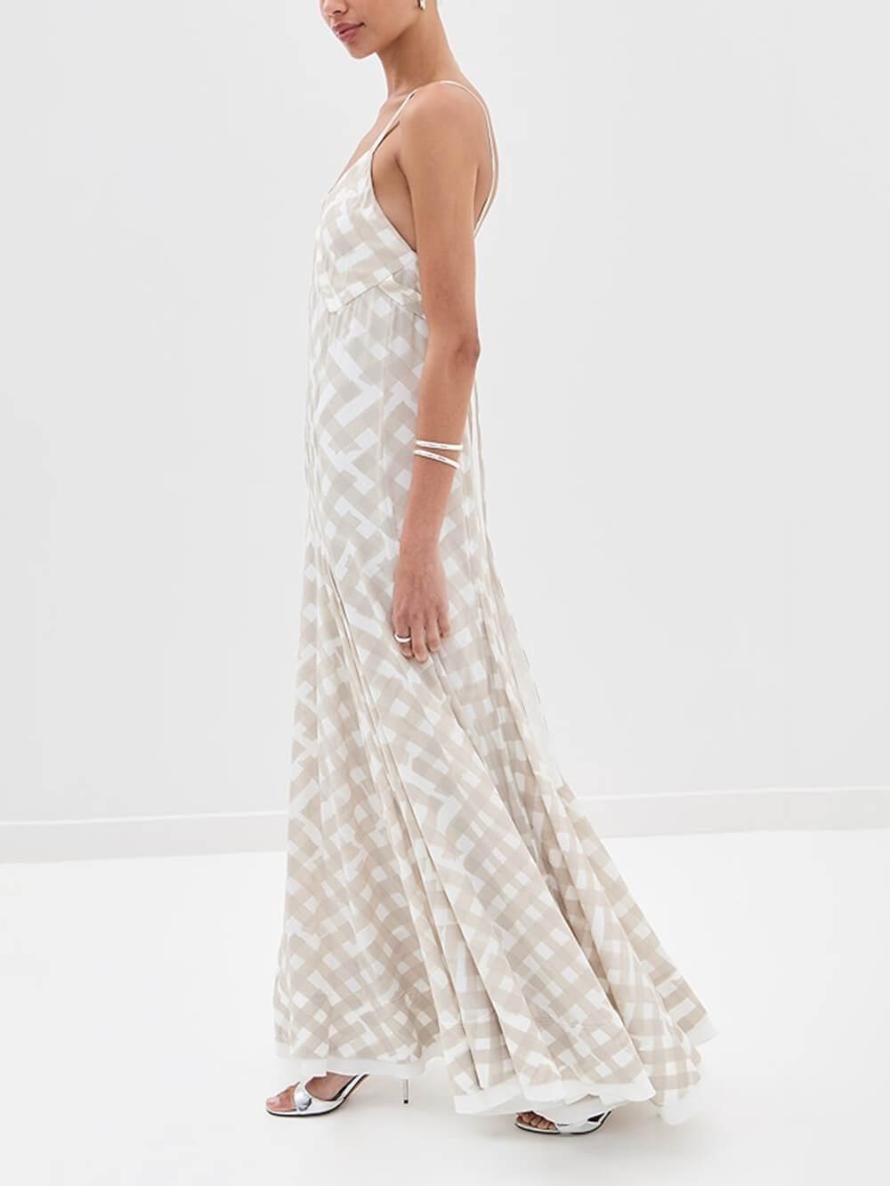 Elegantes Maxikleid aus plissiertem Crêpe mit Karomuster