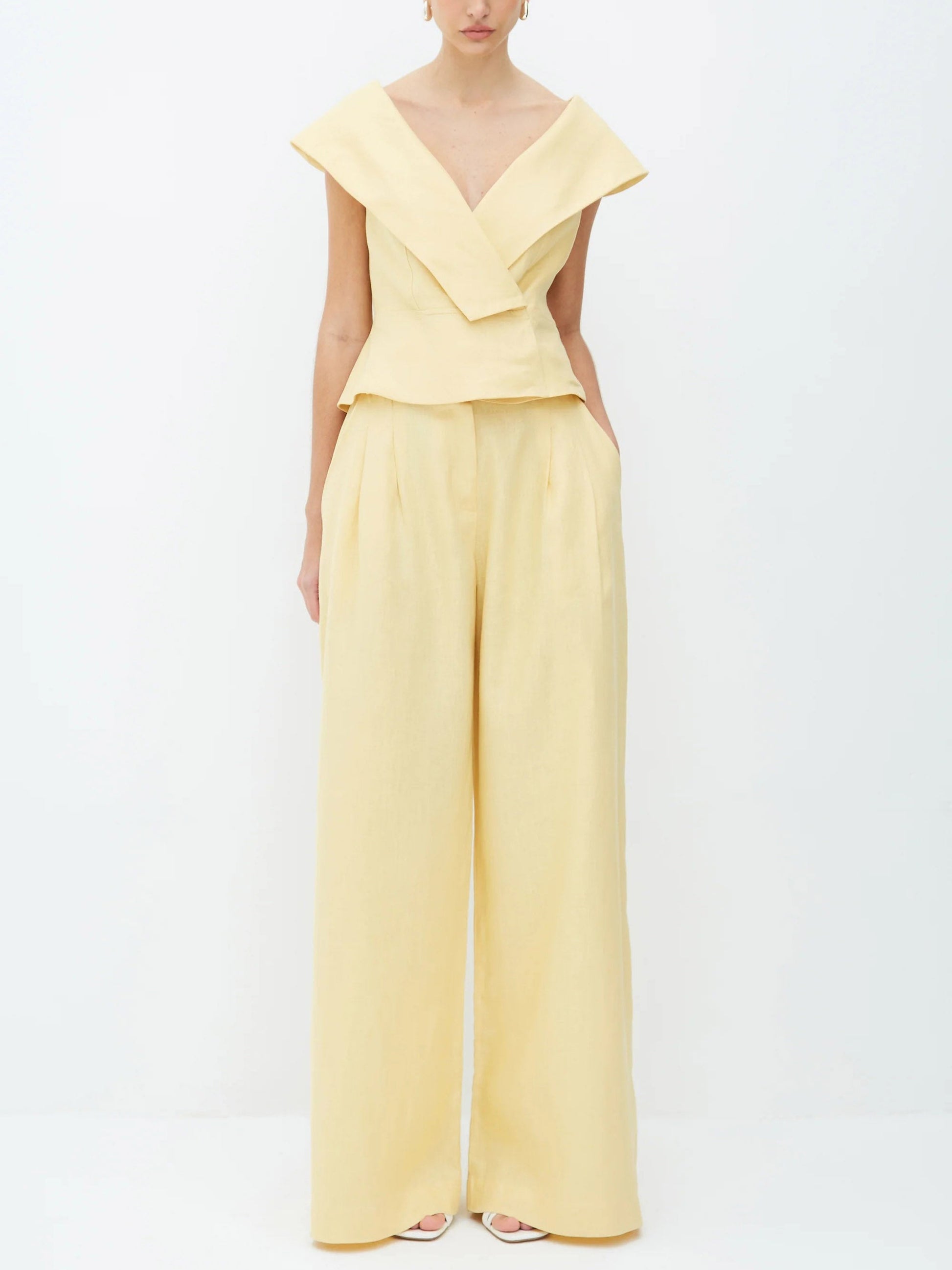 Elegante Hose mit weitem Bein und Faltentaschen