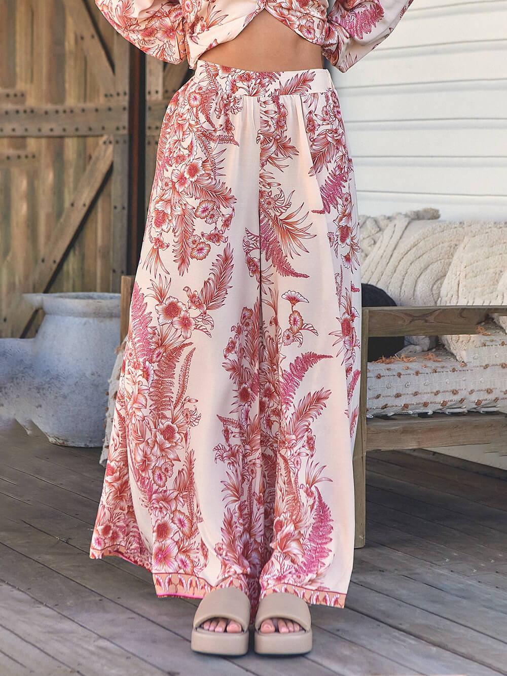 Warme, lässige Hose mit weitem Bein und Blumenmuster im Urlaubsstil mit elastischer Taille