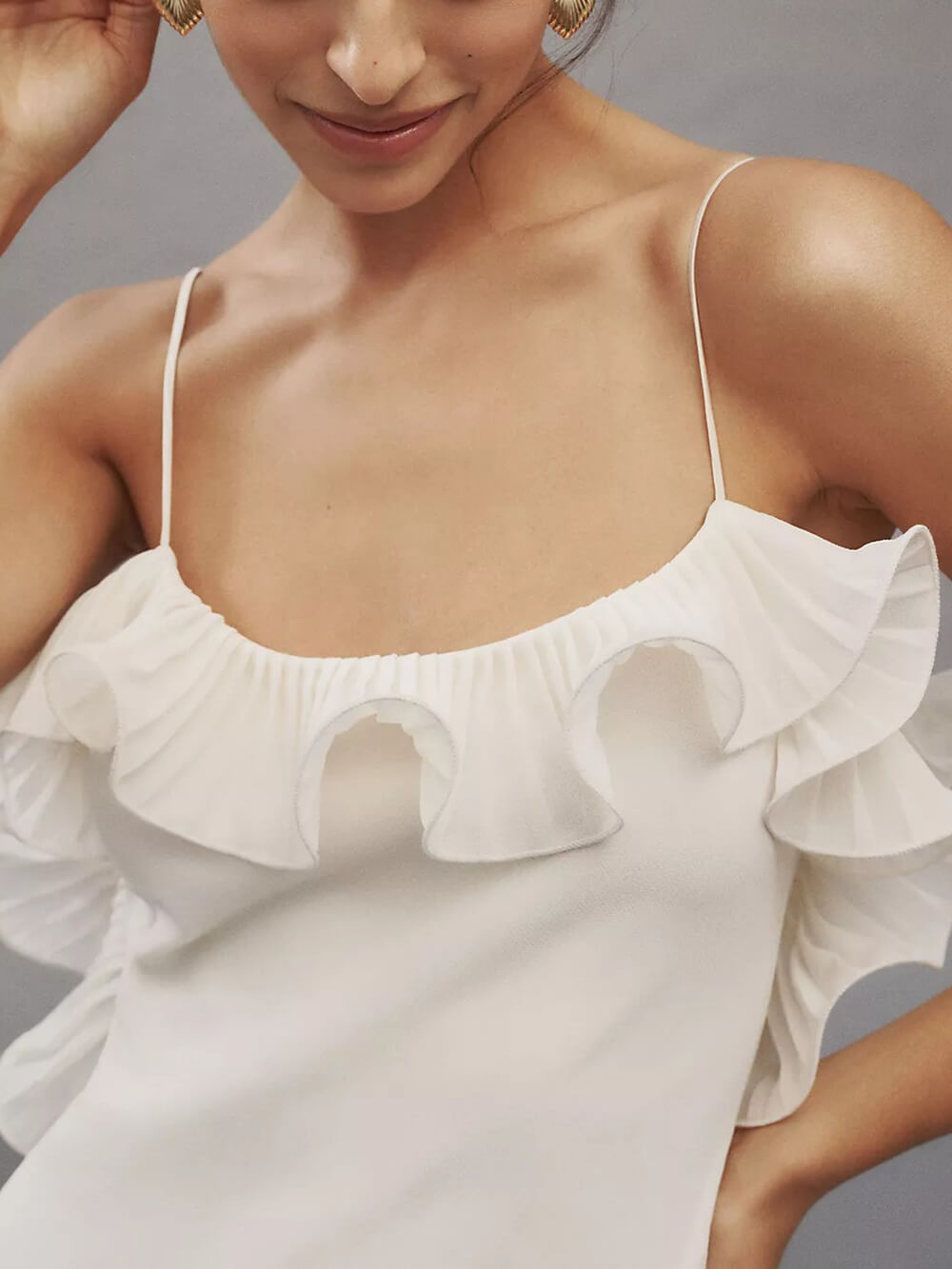 Elegantes Maxikleid aus plissiertem Chiffon mit Rüschenbesatz und Spaghettiträgern