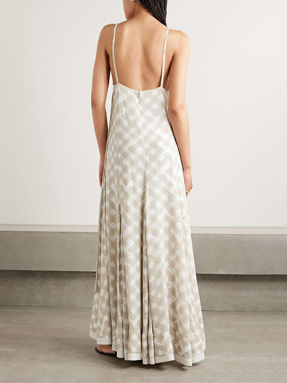 Elegantes Maxikleid aus plissiertem Crêpe mit Karomuster