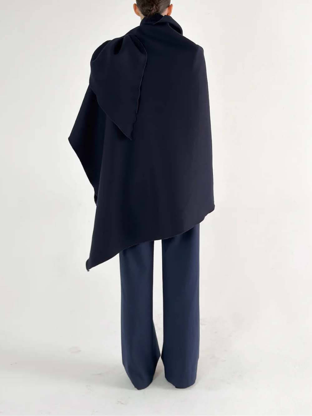 Asymmetrischer französischer Cape-Wickelmantel