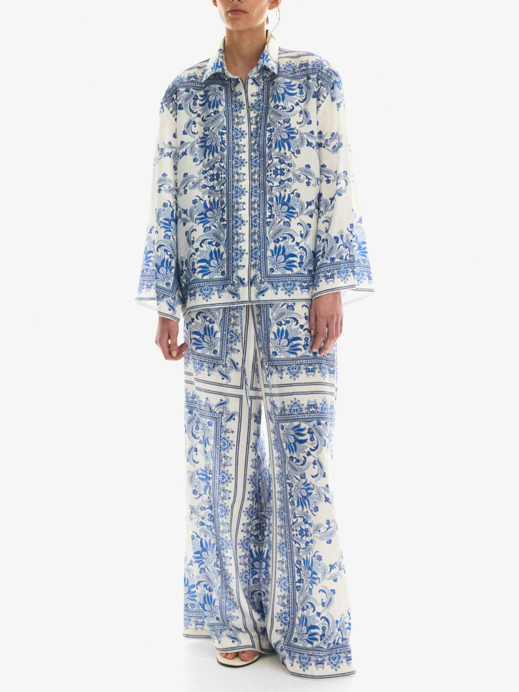 Elegant Porcelain Print Long Sleeve Shirt