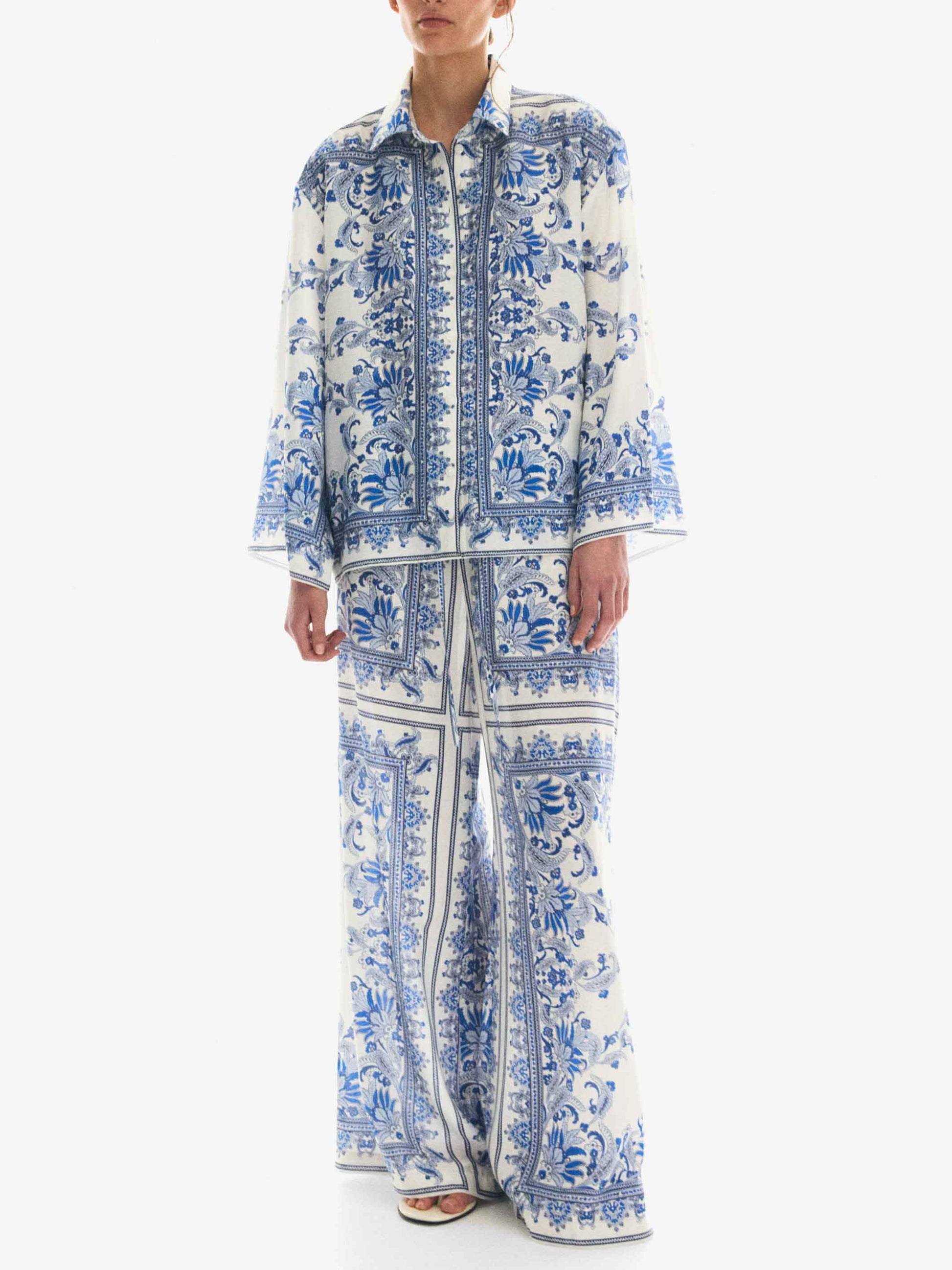 Elegant Porcelain Print Long Sleeve Shirt