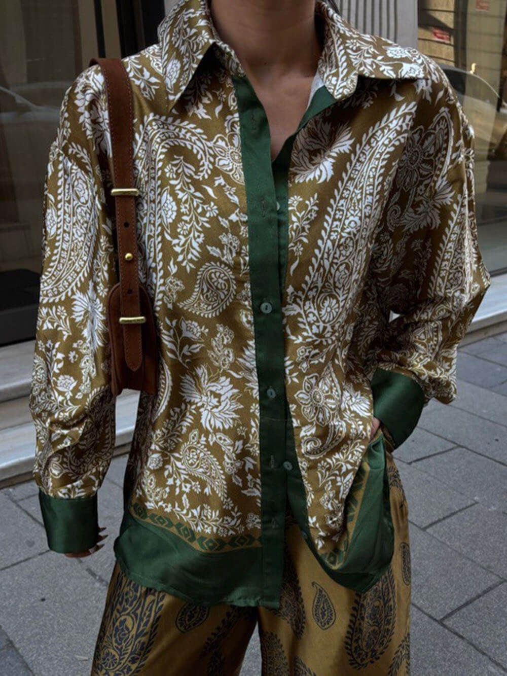 Chemisier surdimensionné boutonné à imprimé cachemire contrasté et moderne