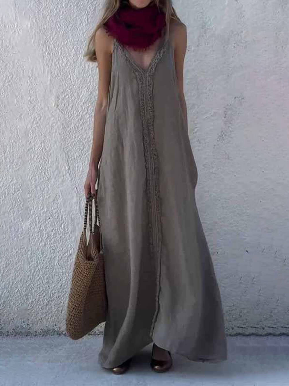 Robe longue à bretelles et col en V, moderne et unique, avec décoration en dentelle