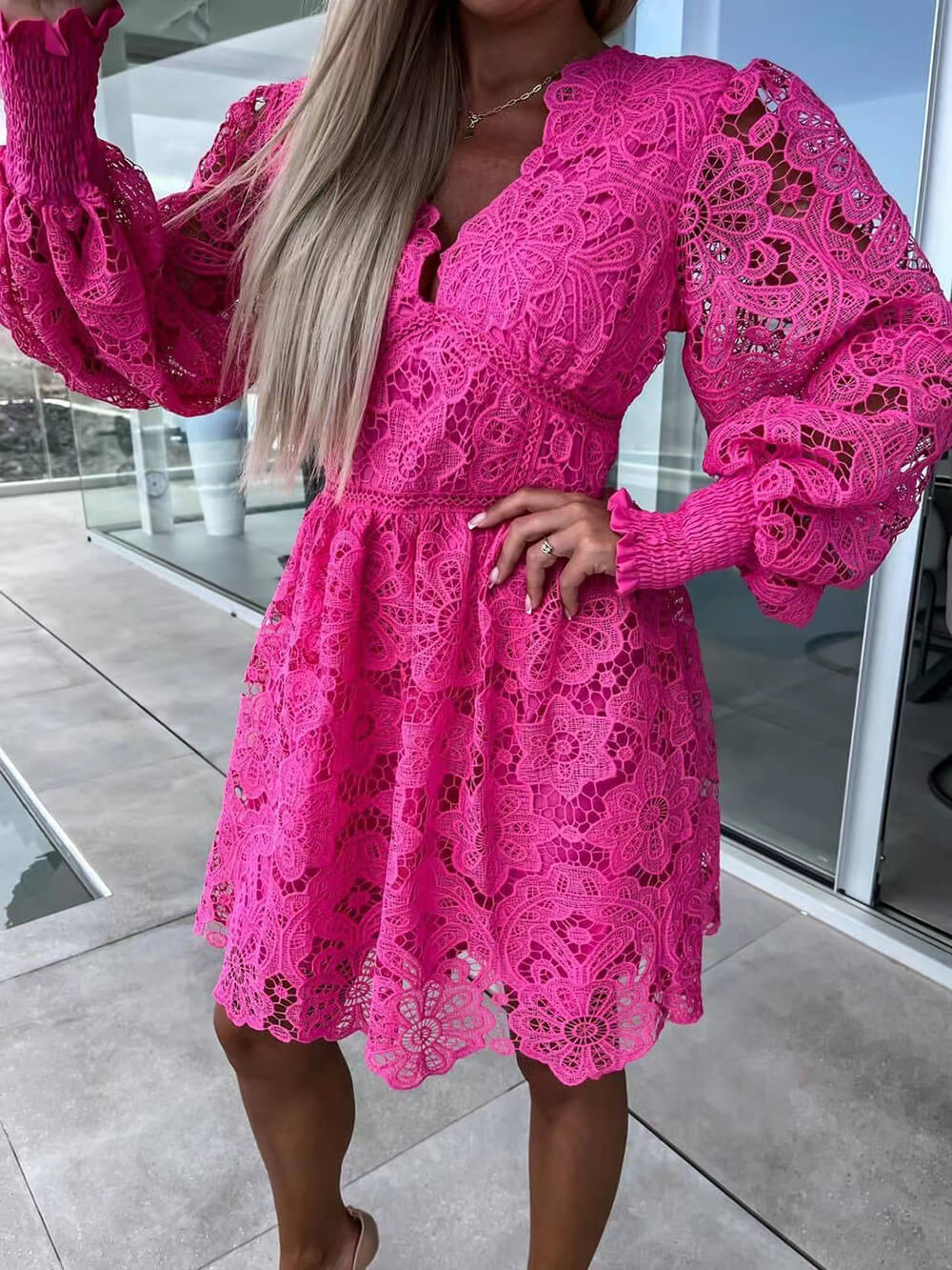Sexy Minikleid aus hohler Spitze