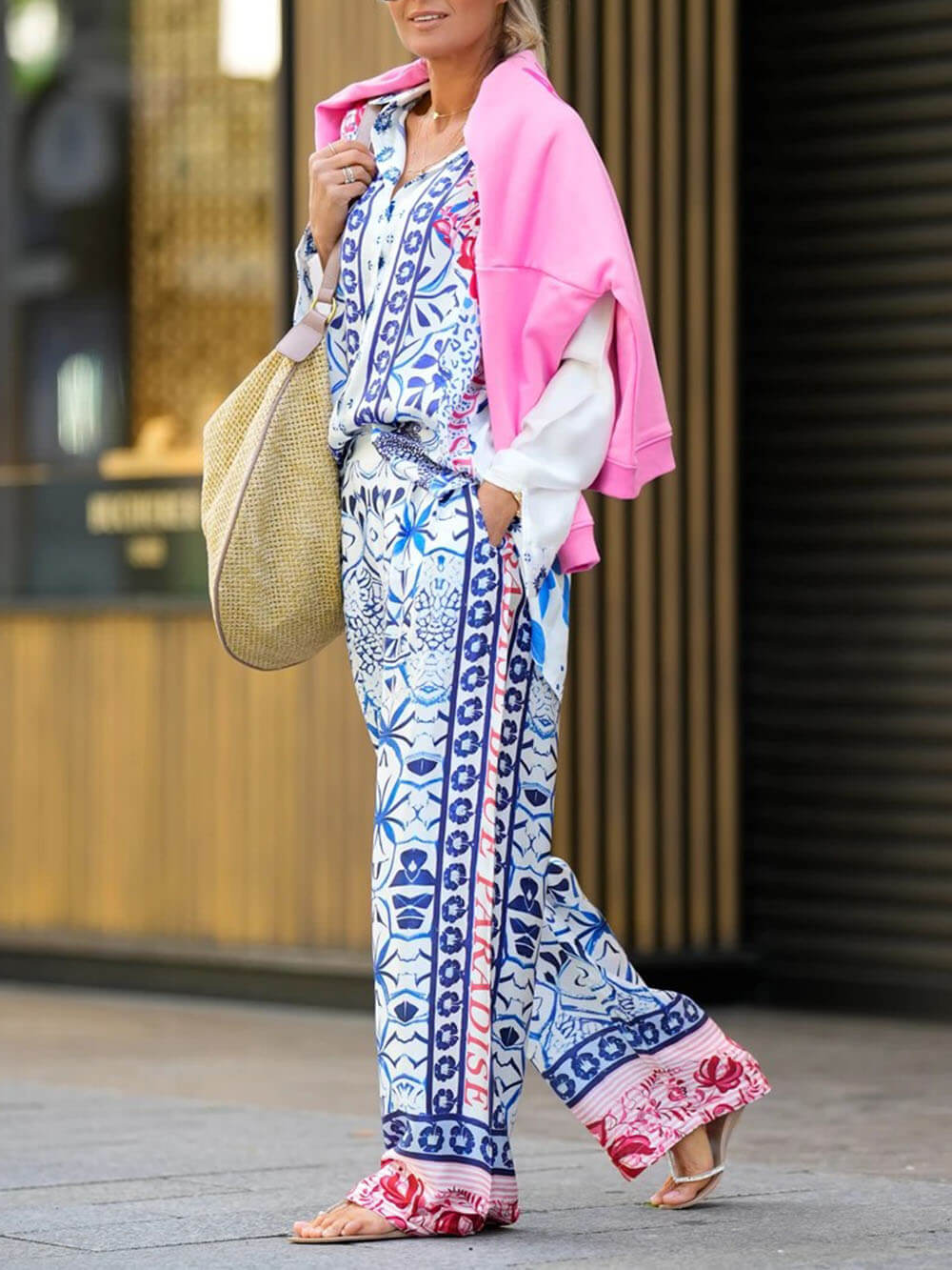 Einzigartige Hose mit weitem Bein und lockerem Taschendesign im Ethno-Patchwork-Print