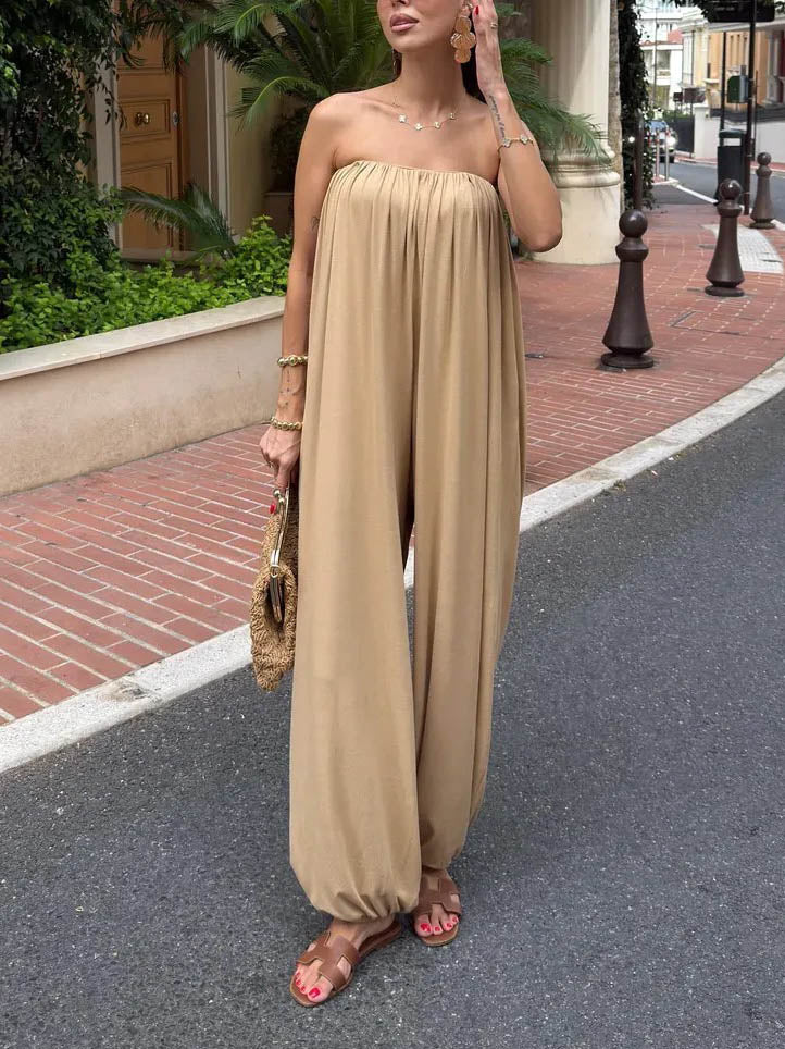 Lässiger, modischer Jumpsuit mit Wickelausschnitt