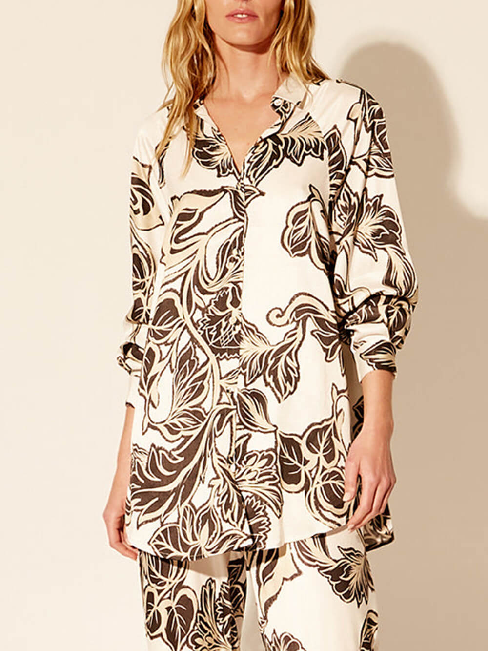 Exquisites, lockeres Oversize-Hemd mit Blumendruck