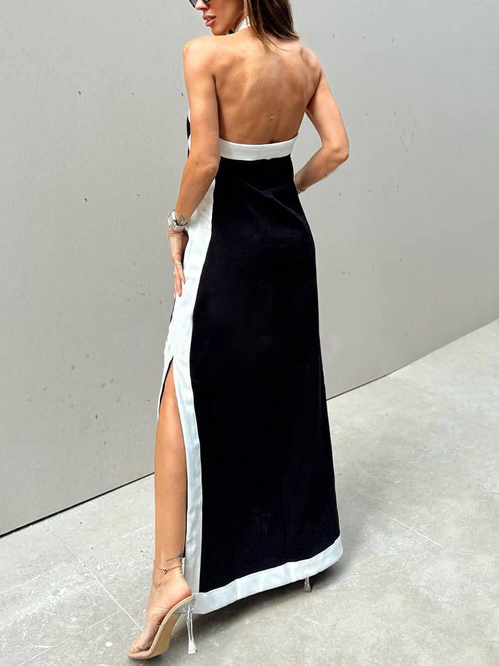 Maxikleid mit Neckholder und Schlitz in Farbblock-Optik