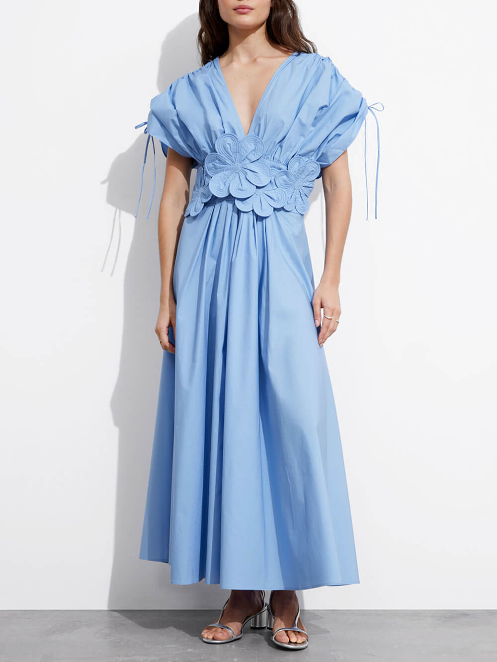 Midikleid mit Blumenapplikation
