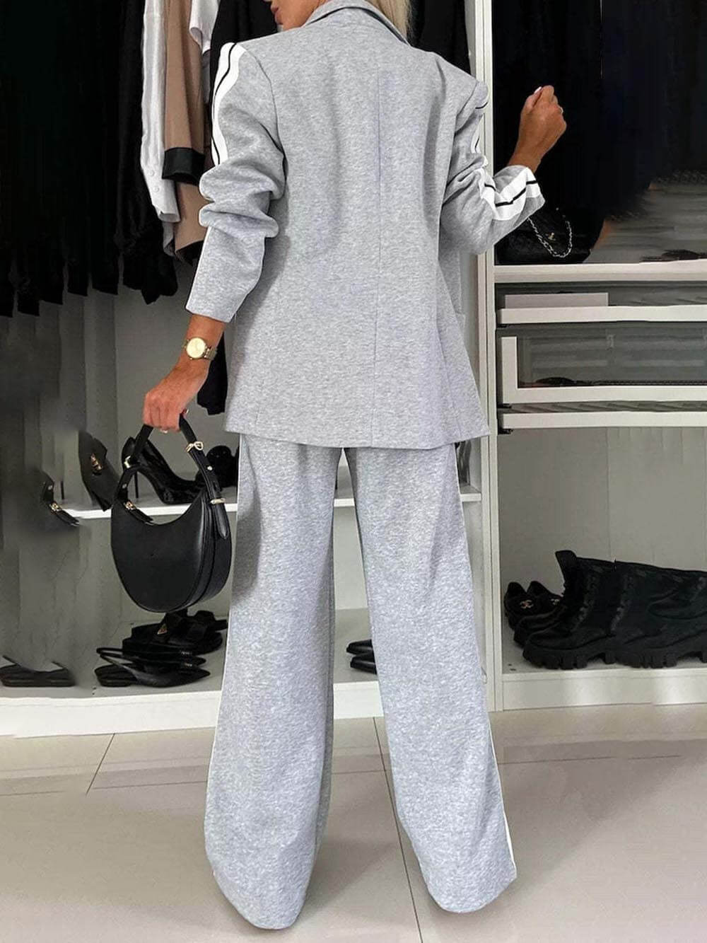 Sportliches Set aus Blazer mit Patchwork-Revers und lockerer Hose mit elastischer Taillentasche