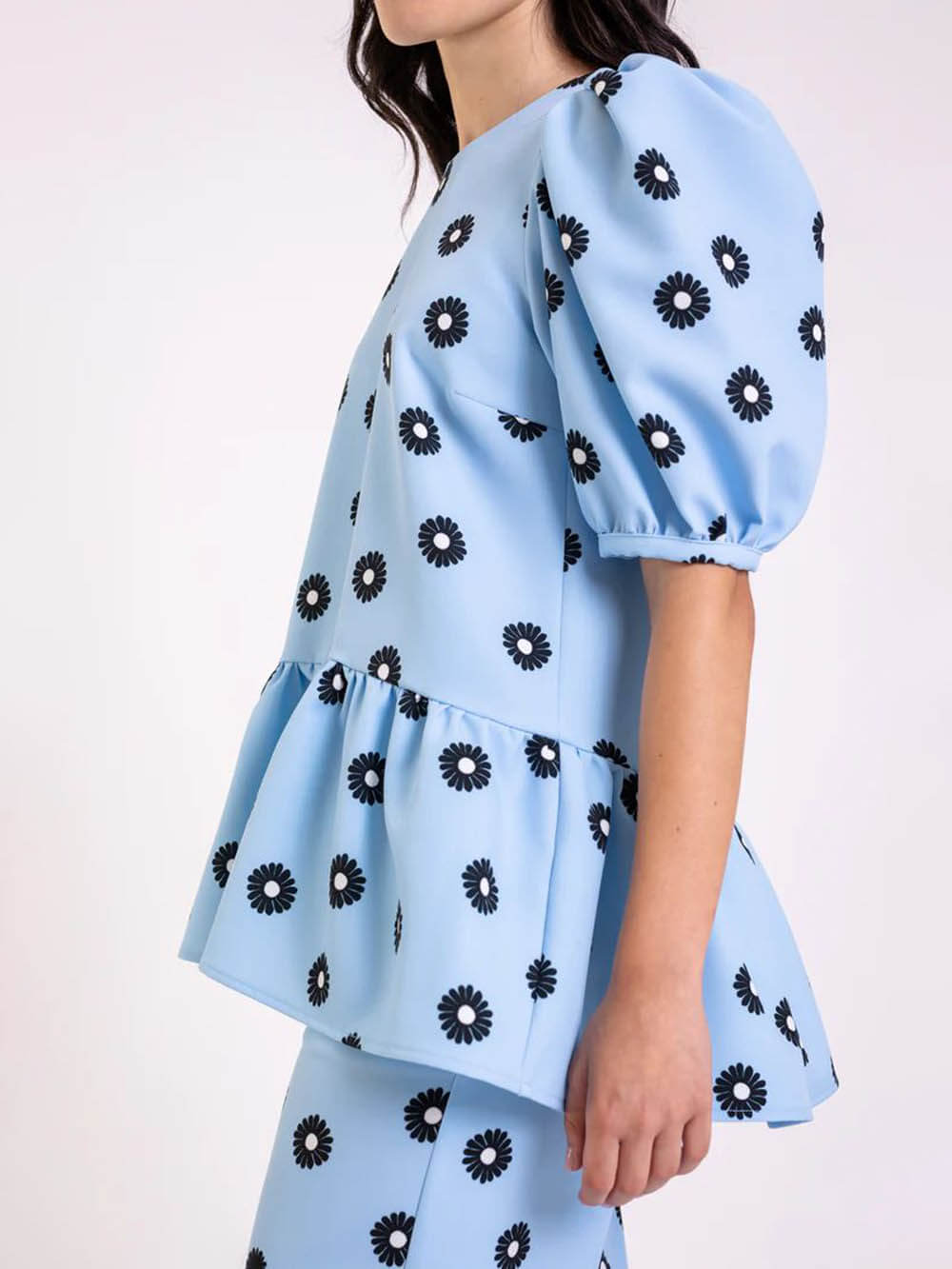 Pantalon large classique à poches et fleurs de marguerite