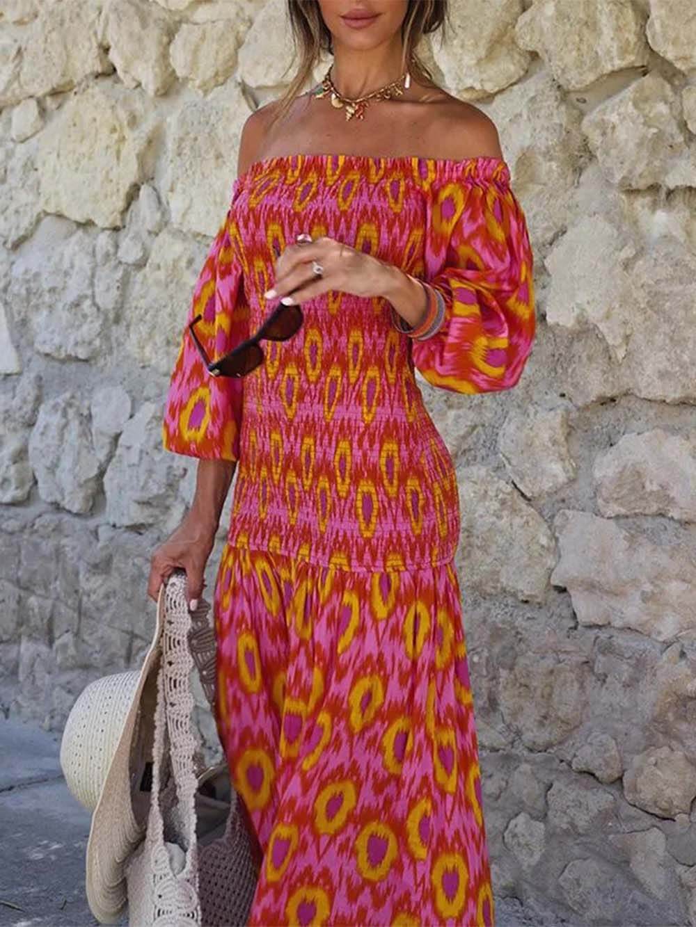 Einzigartiges, bedrucktes, schulterfreies Midikleid mit Ballonärmeln und Smokarbeit