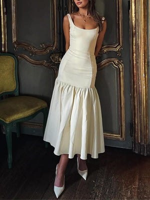 Anmutiges Midikleid mit quadratischem Ausschnitt, breiten Trägern und tiefer Taille