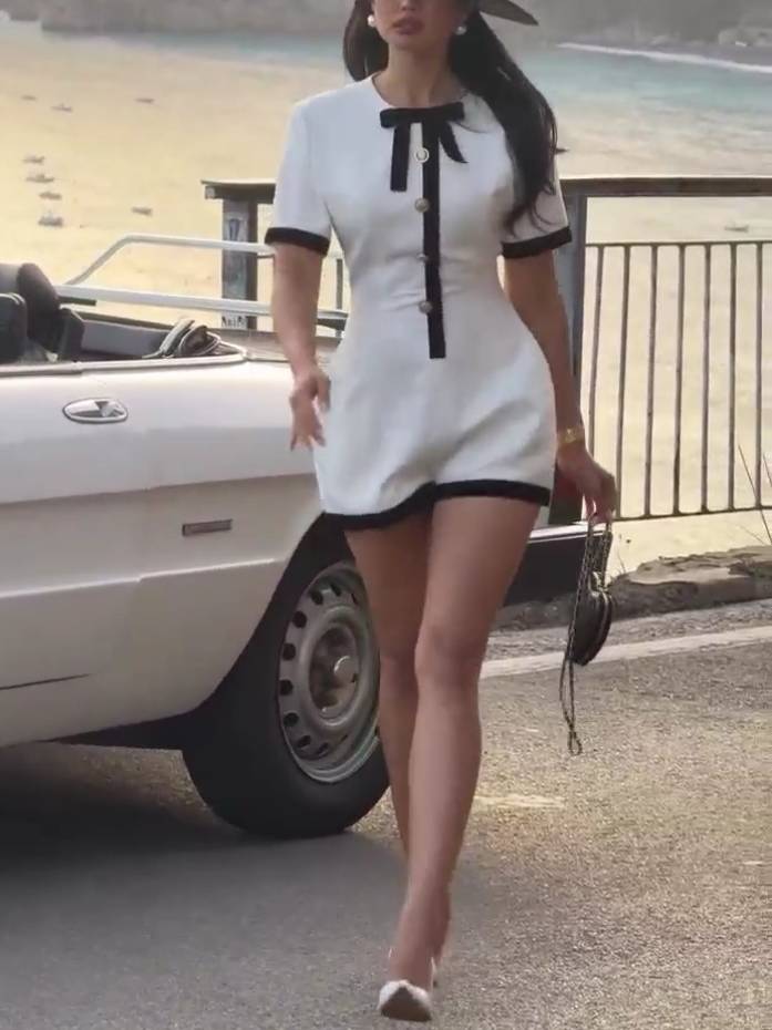 Combinaison élégante à contraste de couleurs noir et blanc