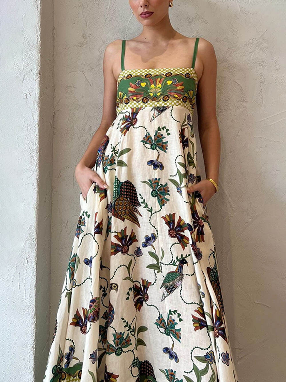 Robe à poches arrière froncées et imprimée unique baignée de soleil