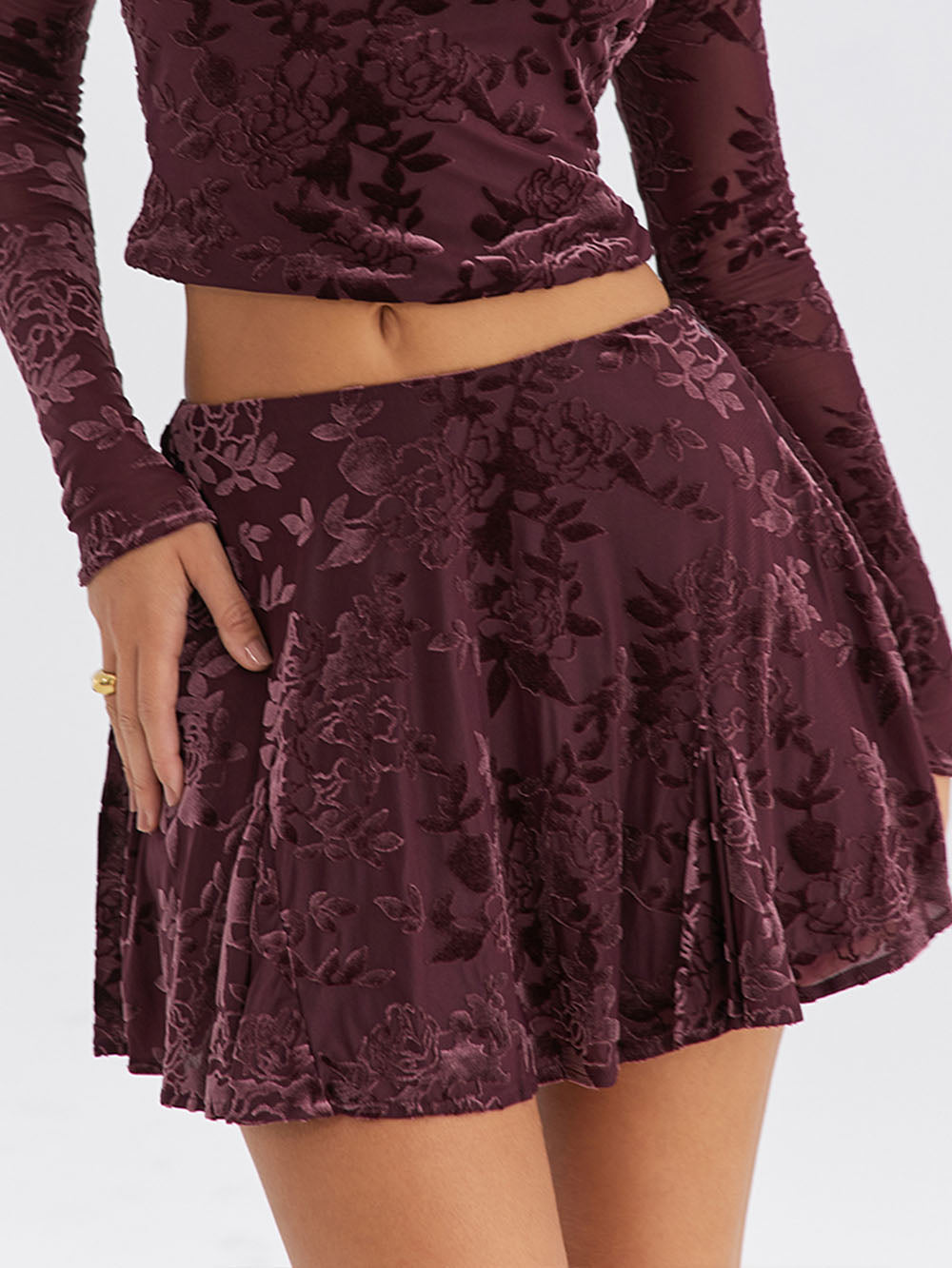 Mini-jupe à imprimé floral délicat