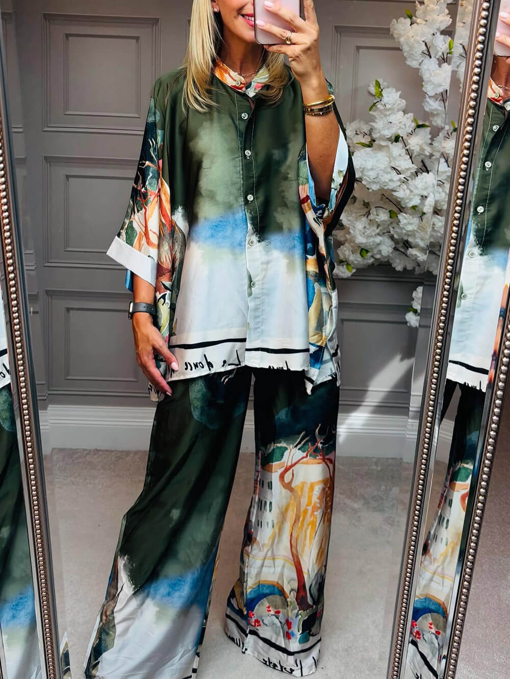 Einzigartige Hose mit weitem Bein und elastischer Taille im Roman-Print aus Satin