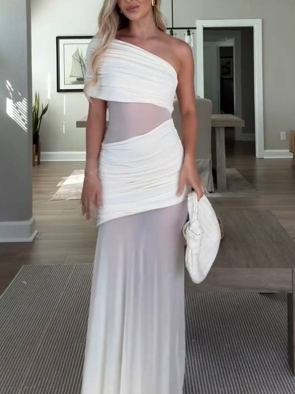 Robe longue en tulle à épaules dénudées