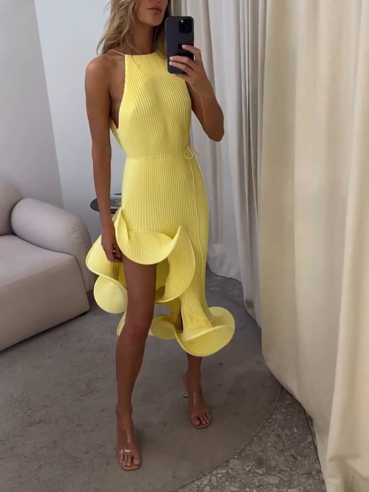 Asymmetrisches Midikleid mit gerolltem Saum