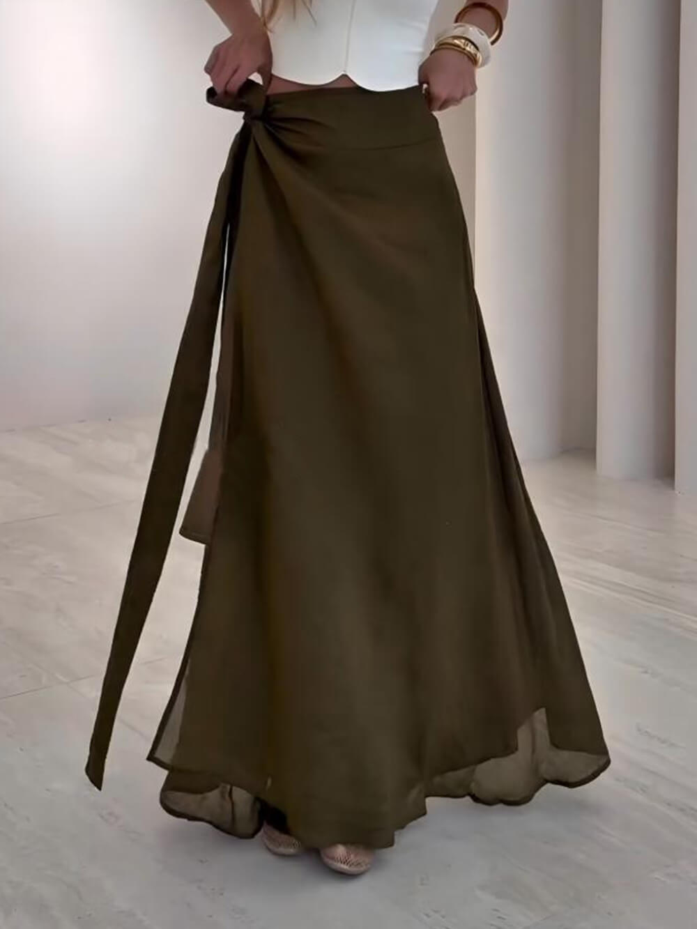Jupe longue décontractée à fente haute et taille nouée aux tons rétro