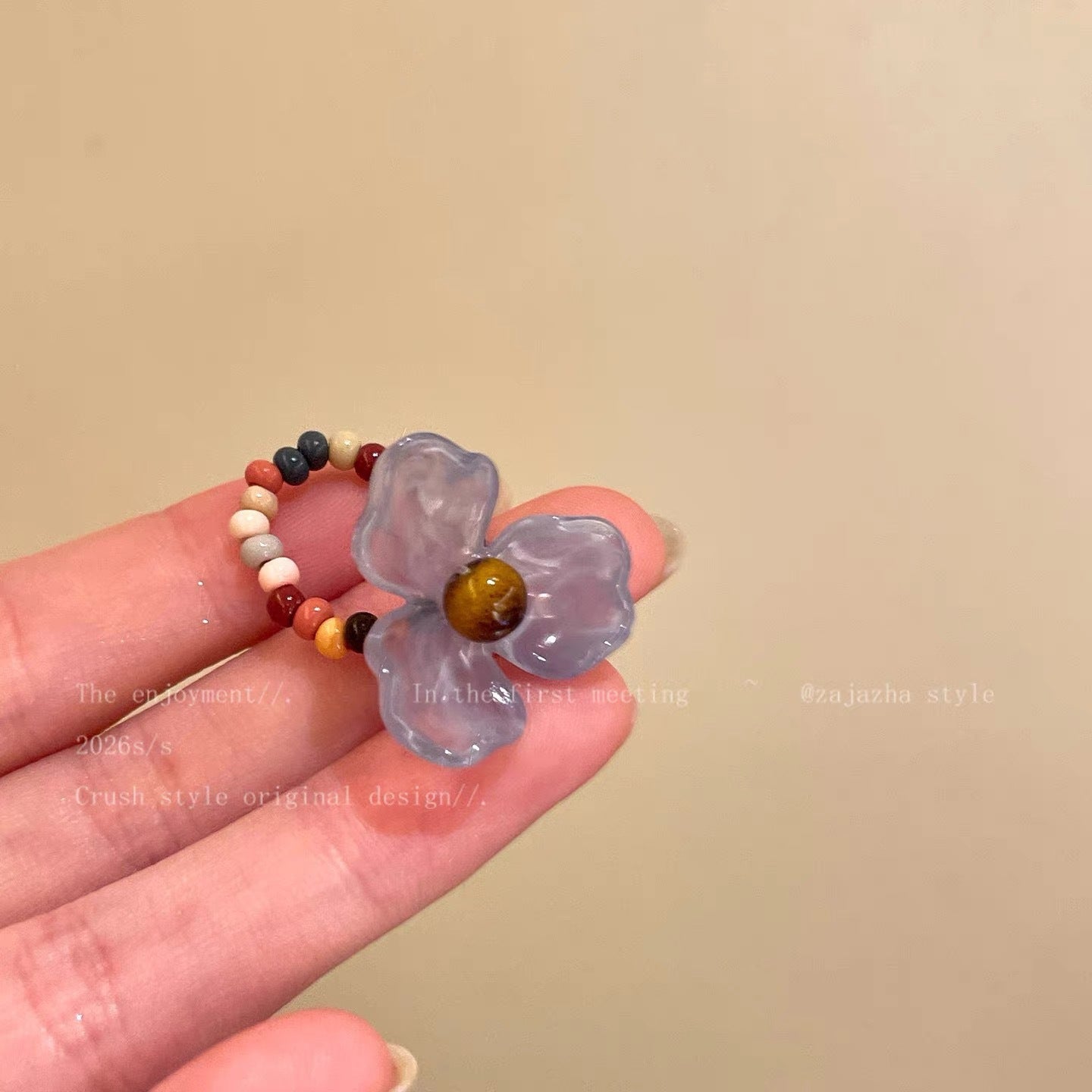 Vintage Glossy Flower Color Bead Stretch Ring
