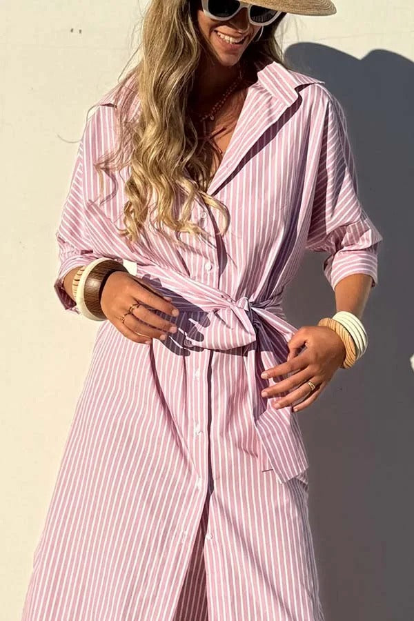 Robe chemise mi-longue boutonnée à rayures et manches mi-longues avec ceinture et poche
