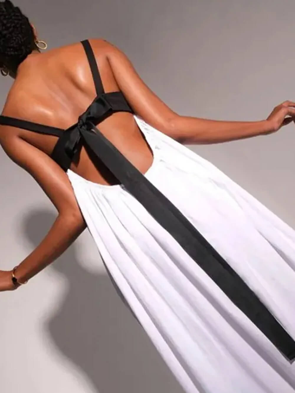 Robe longue d'été exquise sans manches à lacets et dos nu