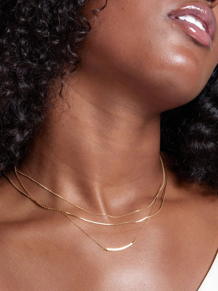 Curved Bar Necklace Gold one size