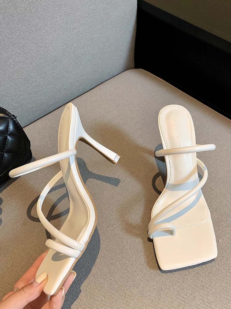 Chaussures à talons aiguilles à bout carré tendance