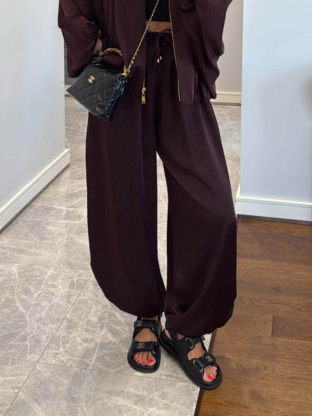 Pantalon bouffant ample en satin élégant