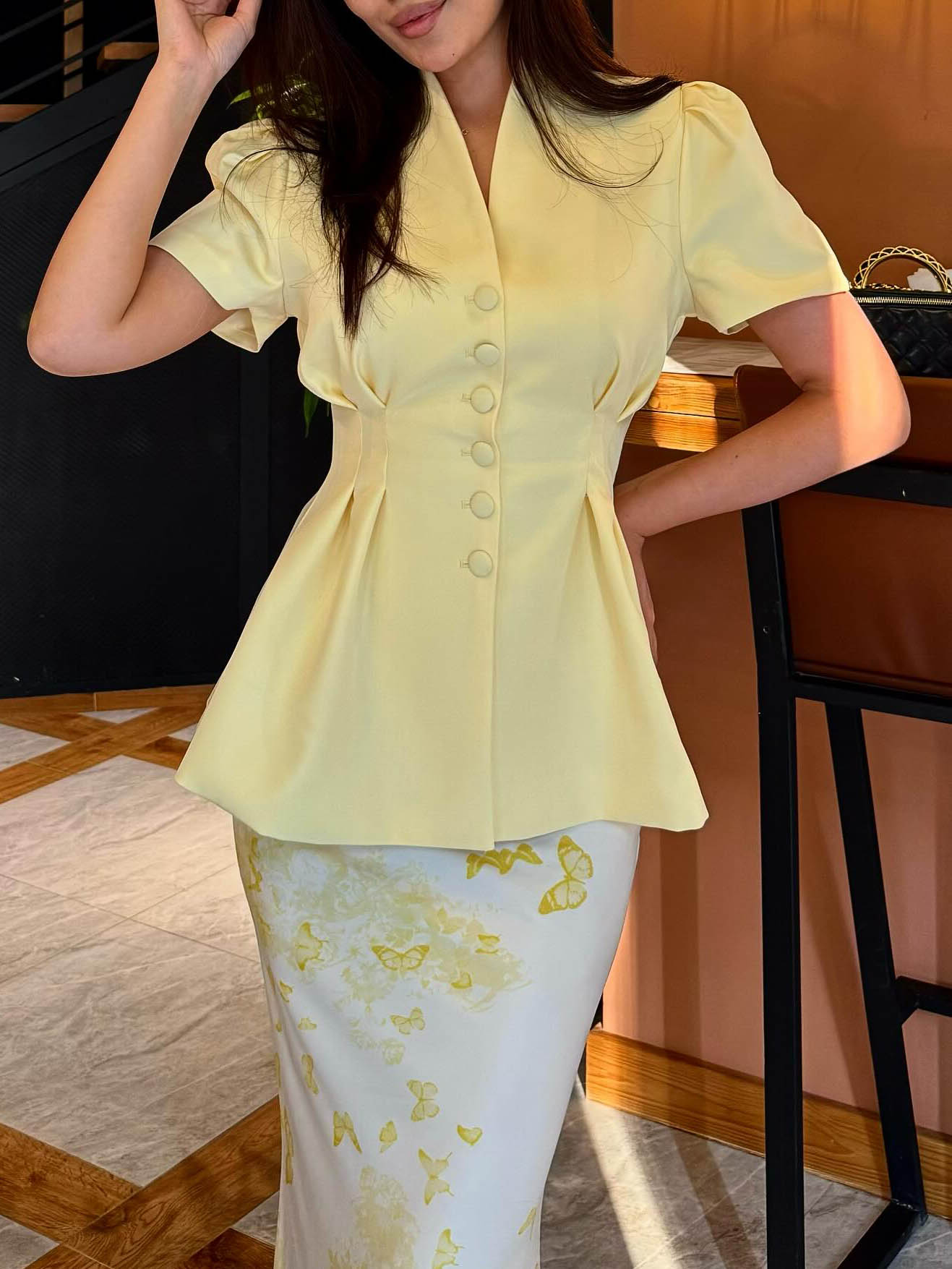 Elegant V-neck Waisted Puff Sleeve Shirt