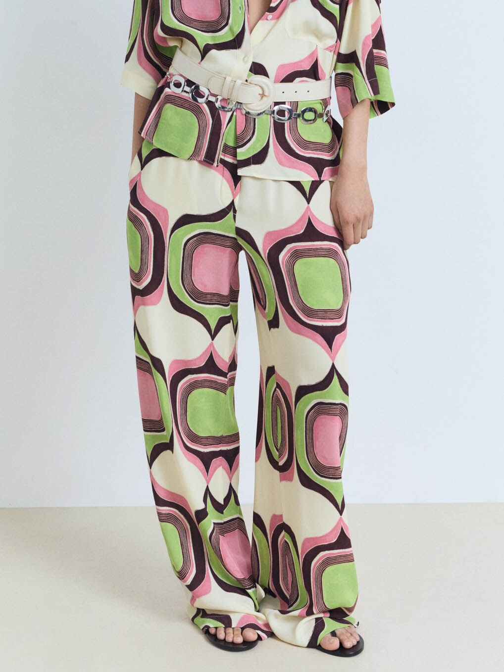 Einzigartige Hose mit weitem Bein und bemaltem geometrischem Muster