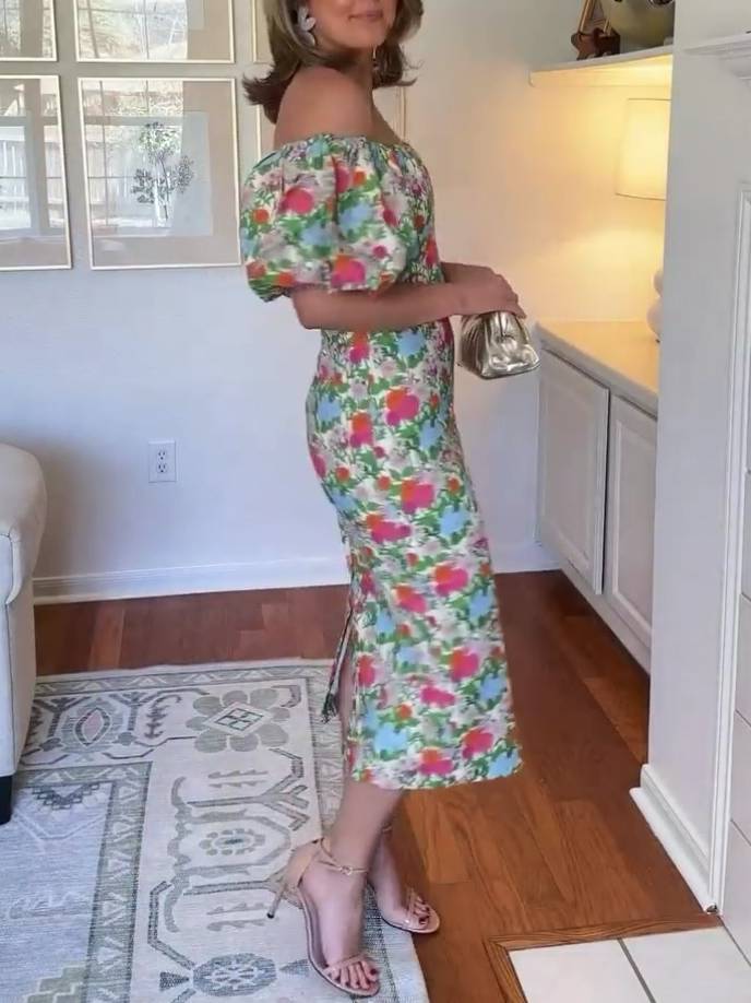 Robe fleurie à manches bouffantes