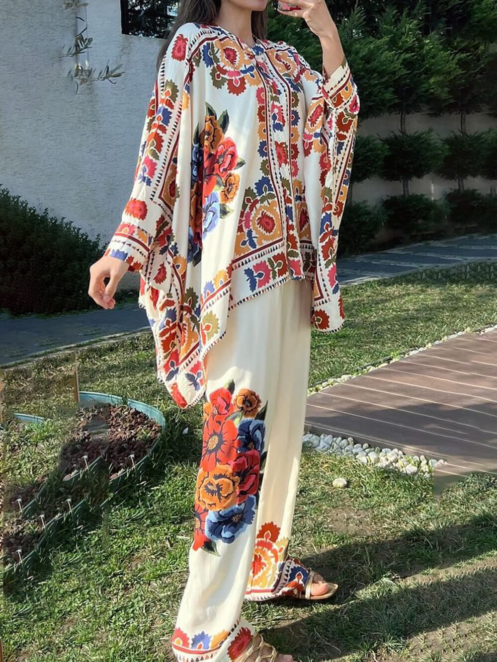Einzigartige Hose mit weitem Bein und Ethno-Print und elastischer Taille