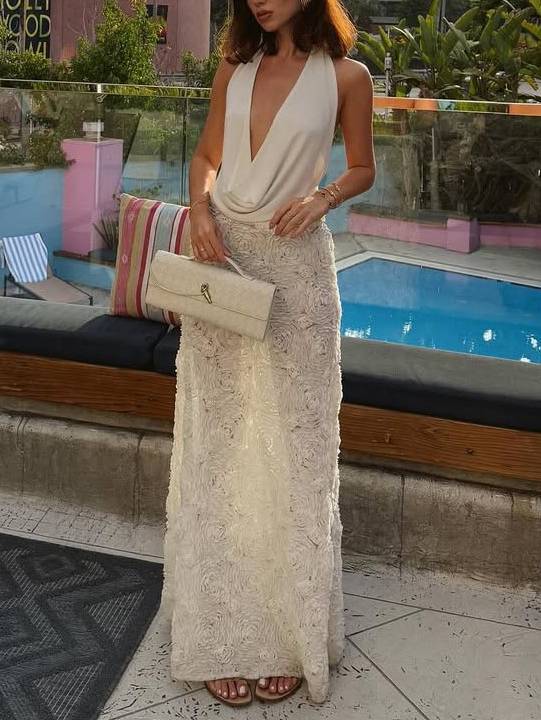 Robe longue dos nu à col en V profond et motif floral