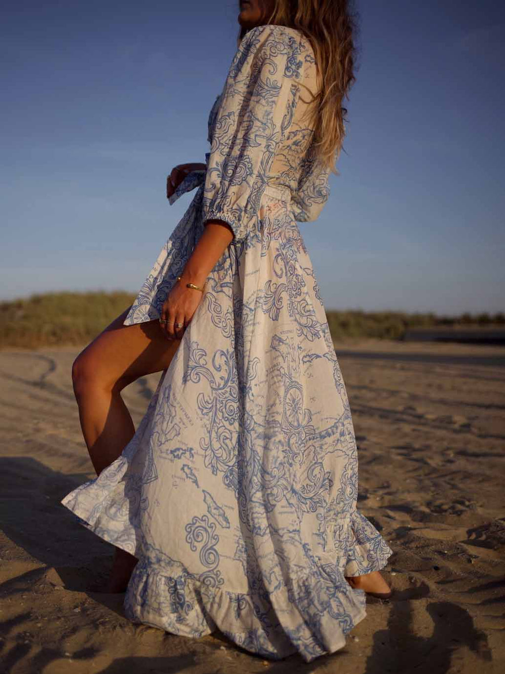Robe longue à imprimé floral unique avec ceinture et boutonnage simple